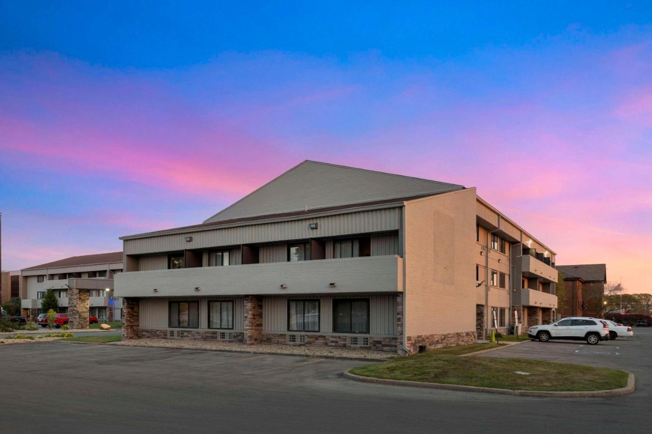 Comfort Inn & Suites North At The Pyramids Indianápolis Exterior foto