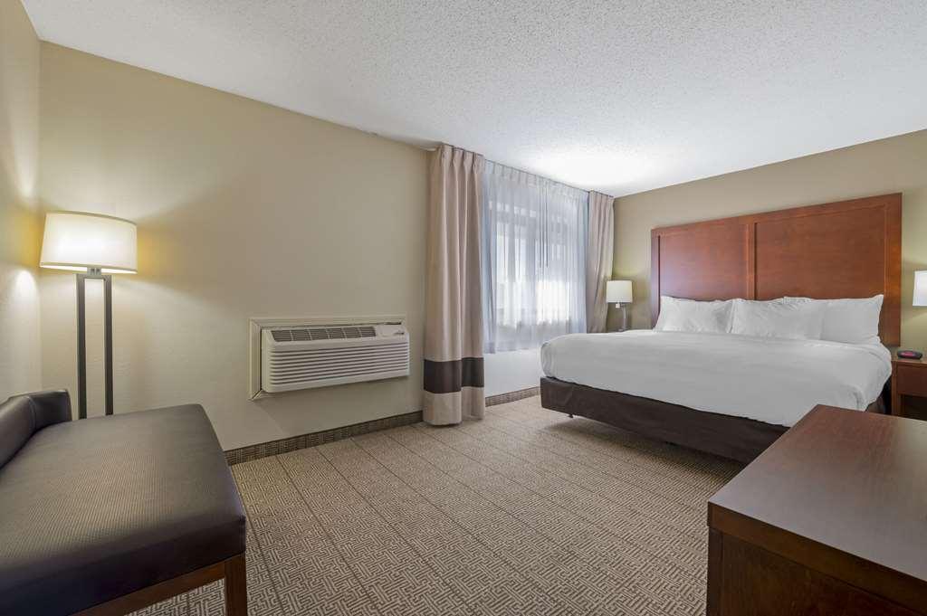 Comfort Inn & Suites North At The Pyramids Indianápolis Quarto foto
